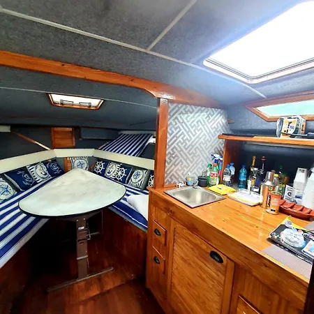 Botel Utopia 1