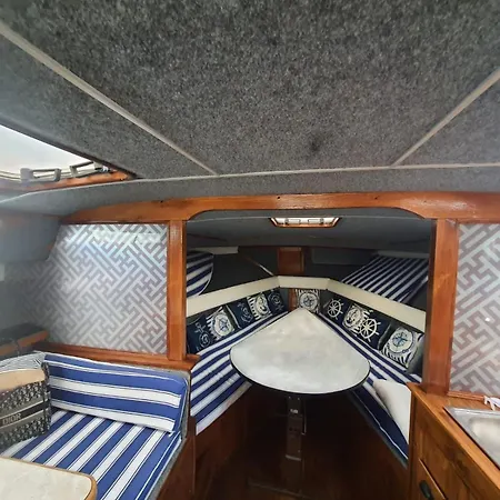 Botel Utopia 1
